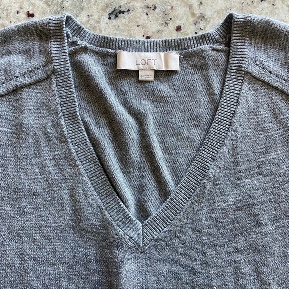 Gray sweater - Picture 2 of 5